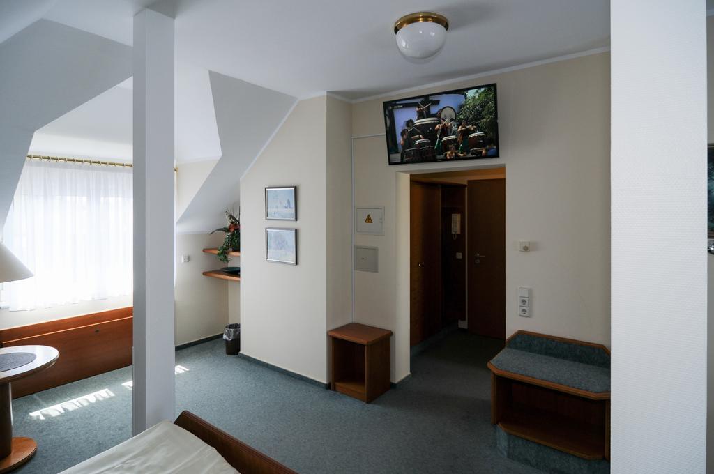 Alfa Apartment Hotel Neu-Isenburg Oda fotoğraf